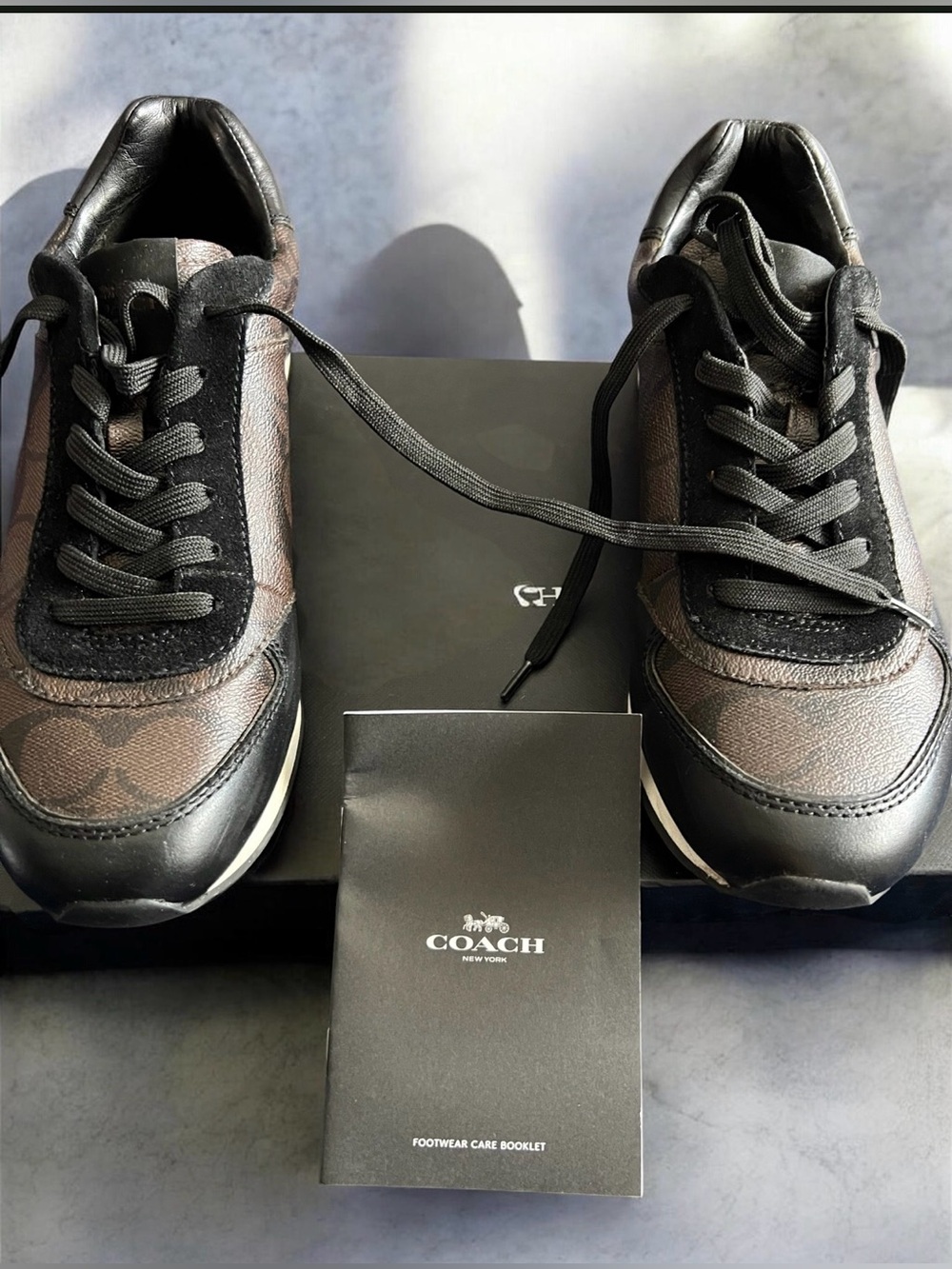 Coach Women Brown & Black Signature Runner Sneakers size 8 *new*